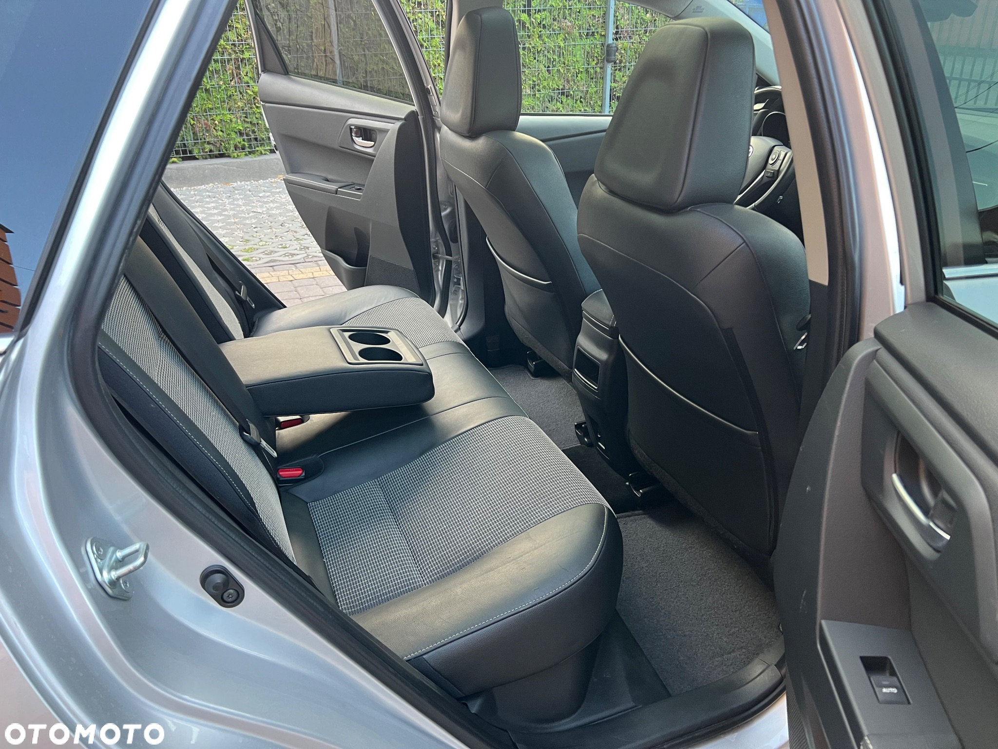 Toyota Auris 1.8 HSD Luna - 19