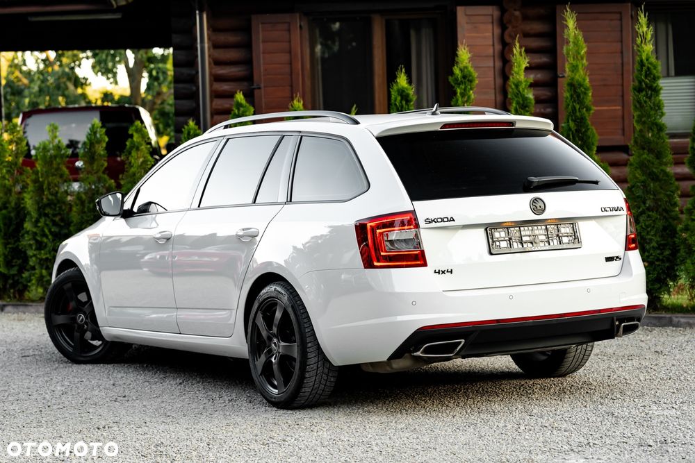 Skoda Octavia 2.0 TDI 4x4 DSG RS - 9