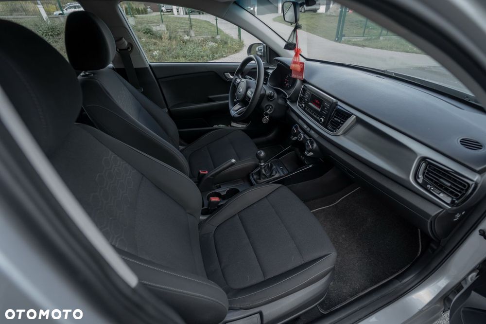 Kia Rio - 32