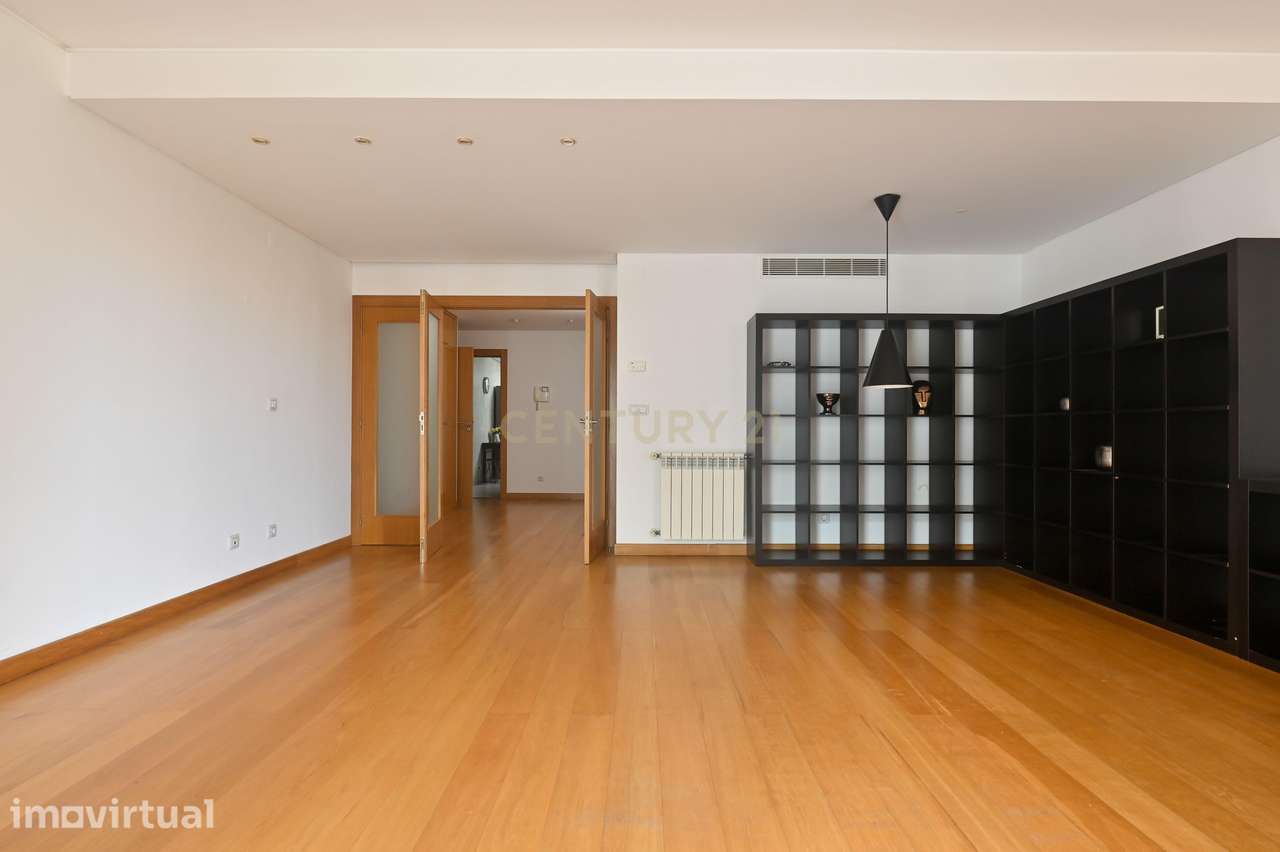 T2 com garagem, para arrendar - Av. Infante Santo (Lisboa) - Grande imagem: 4/26