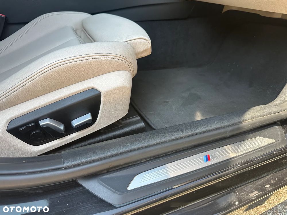 BMW Seria 3 328i Sport-Aut Sport Line - 32