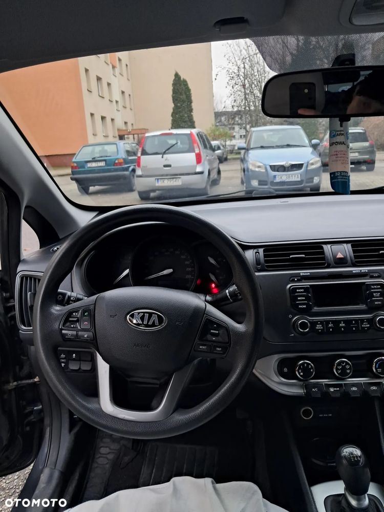 Kia Rio - 10
