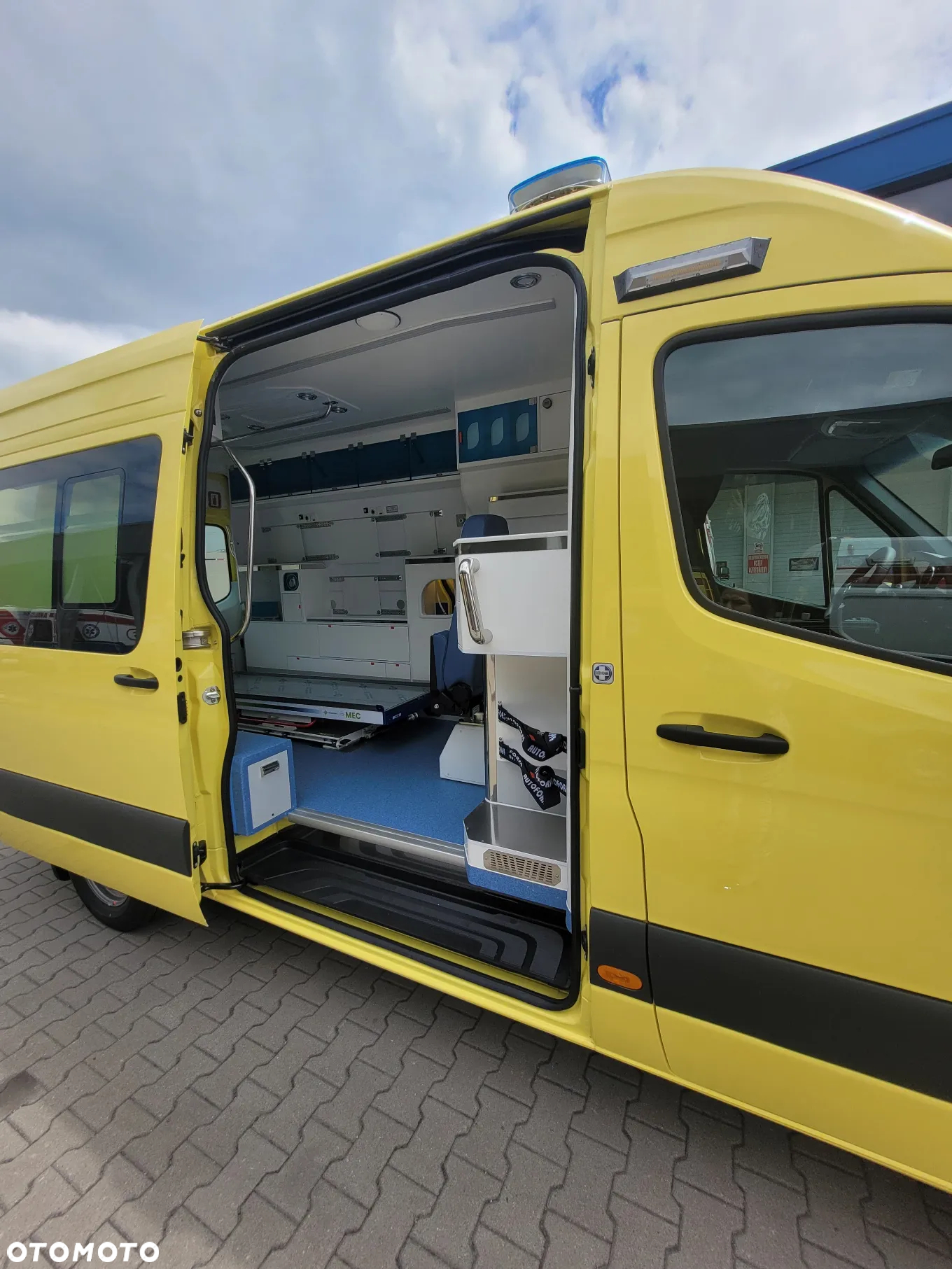 Mercedes-Benz Sprinter - 10