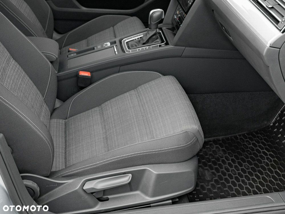 Volkswagen Passat 1.5 TSI EVO Business DSG - 32