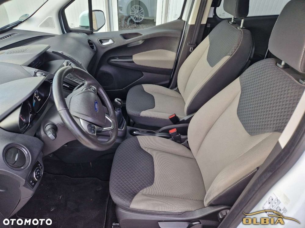 Ford Tourneo Courier - 21