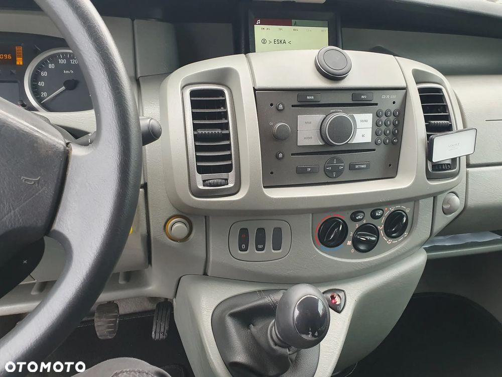 Opel Vivaro - 10