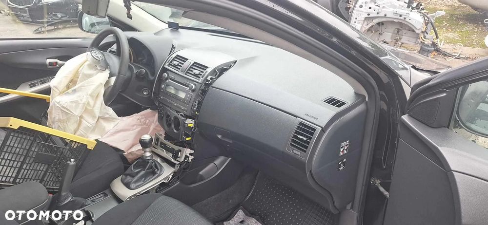 Toyota COROLLA E15 lampa prawy przód - 7