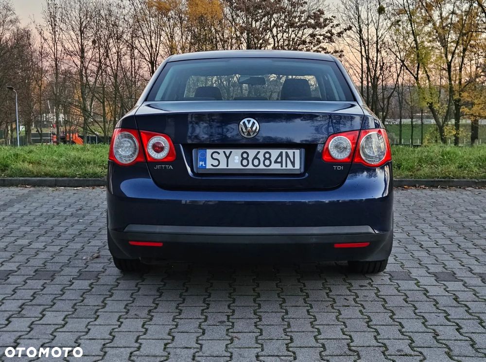 Volkswagen Jetta - 5