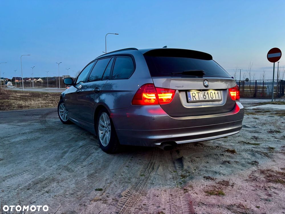 BMW Seria 3 318d DPF - 2