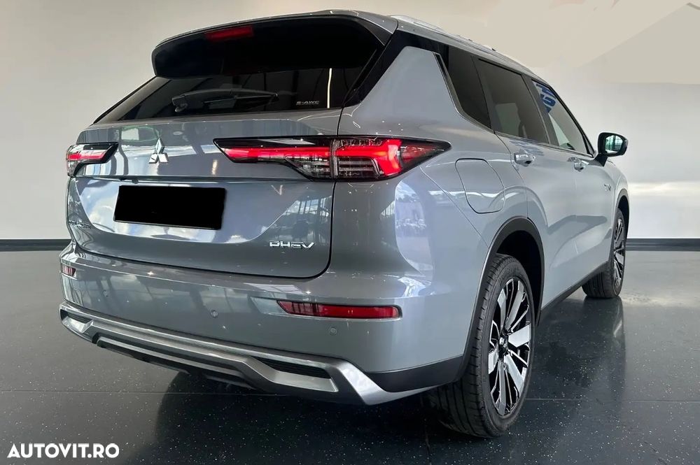 Mitsubishi Outlander 2.4 4WD Intro Edition - 4