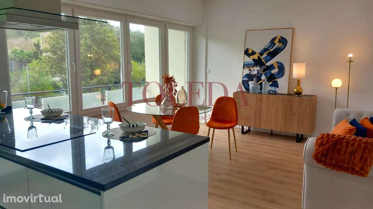 T3 com Varanda Remodelado em Benfica - Grande imagem: 2/25