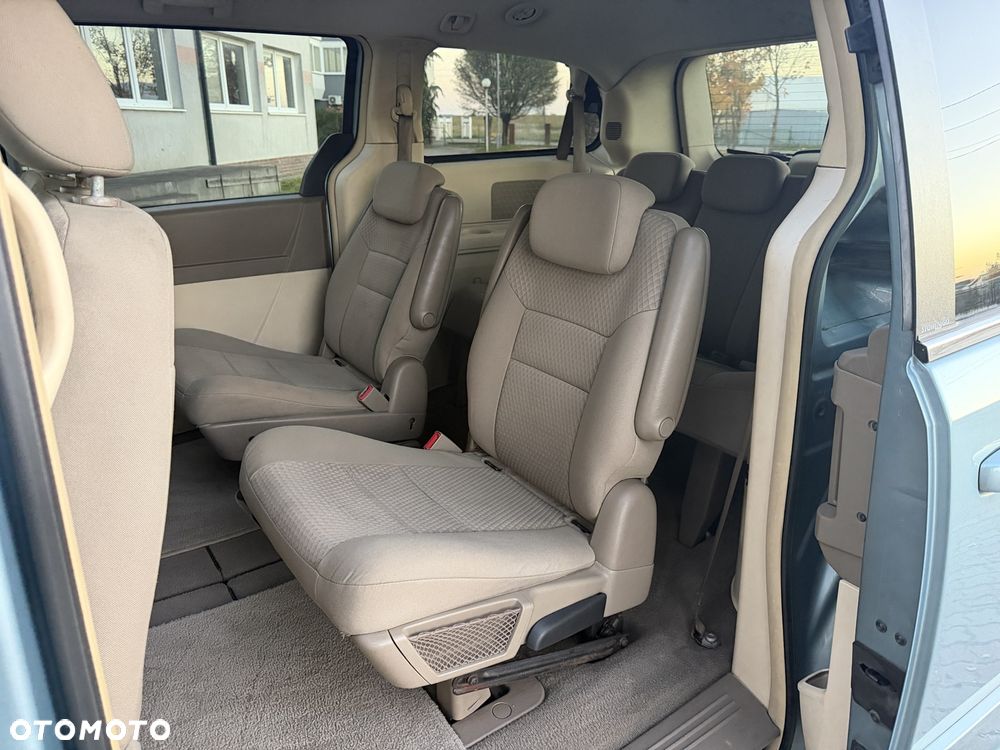 Chrysler Town & Country 3.3 LX - 9