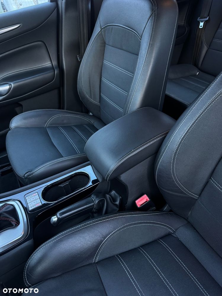 Ford Mondeo - 32