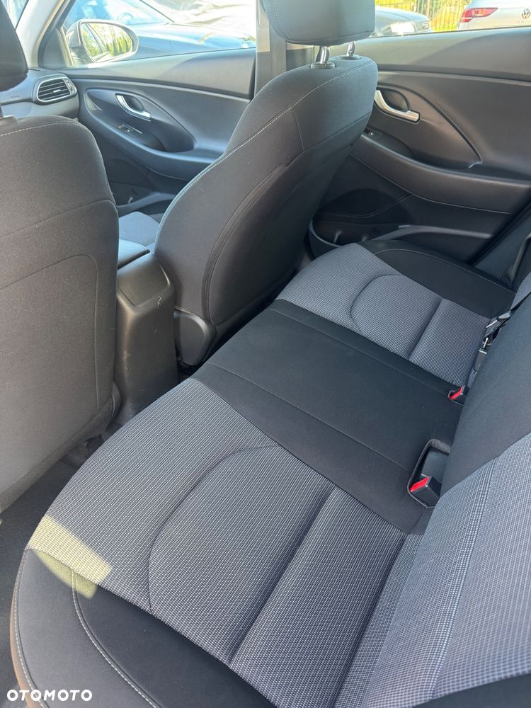 Hyundai i30 1.5 DPI Classic + - 7