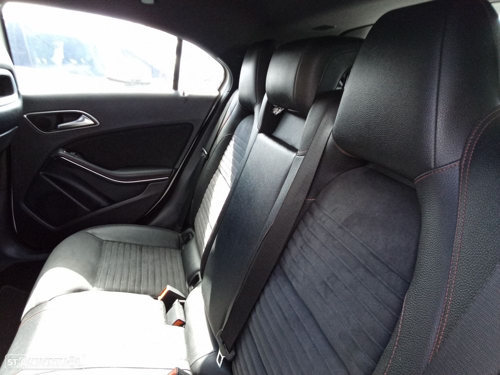 Mercedes-Benz A 180 CDI BE AMG Line - 26