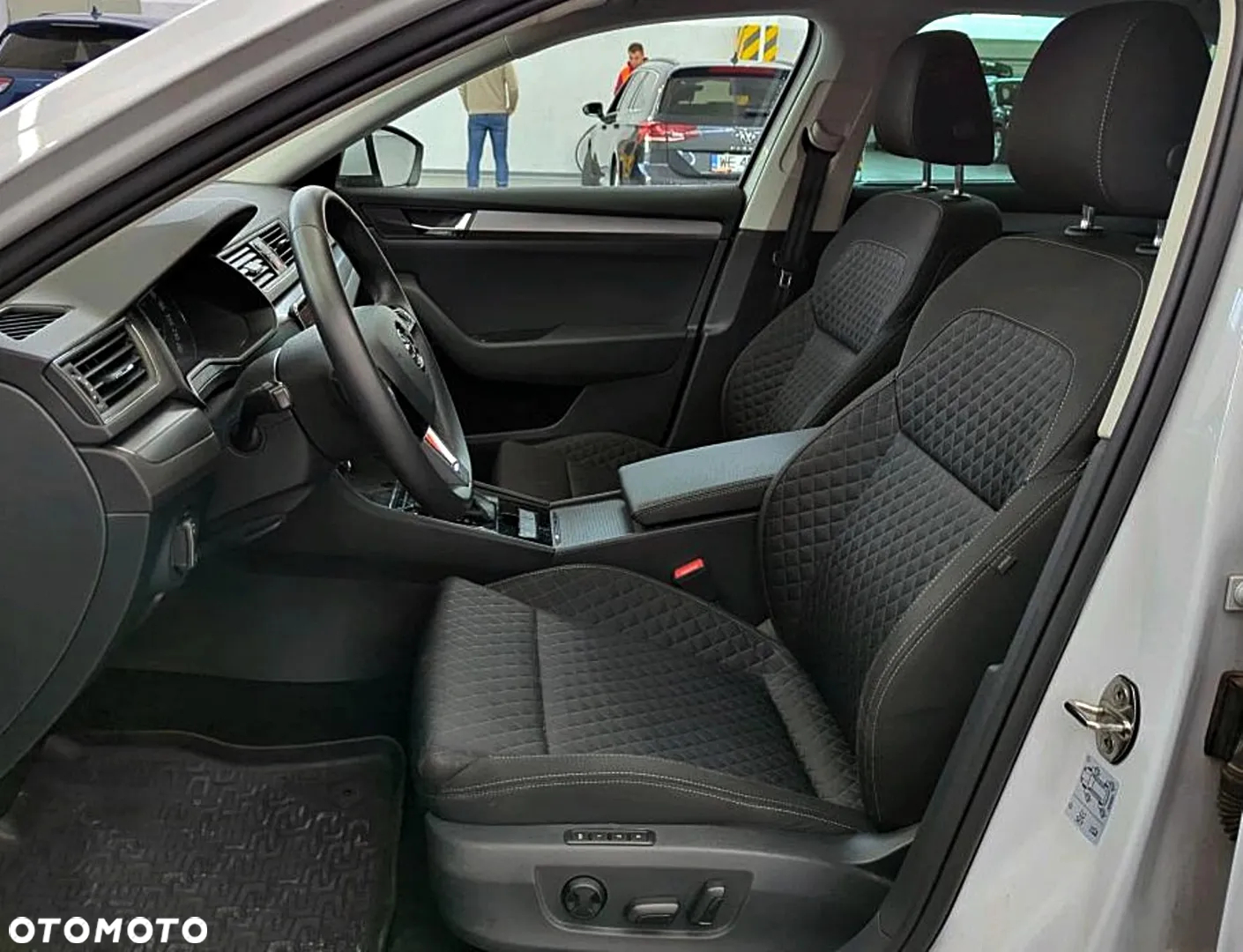 Skoda Superb 2.0 TDI Style DSG - 8
