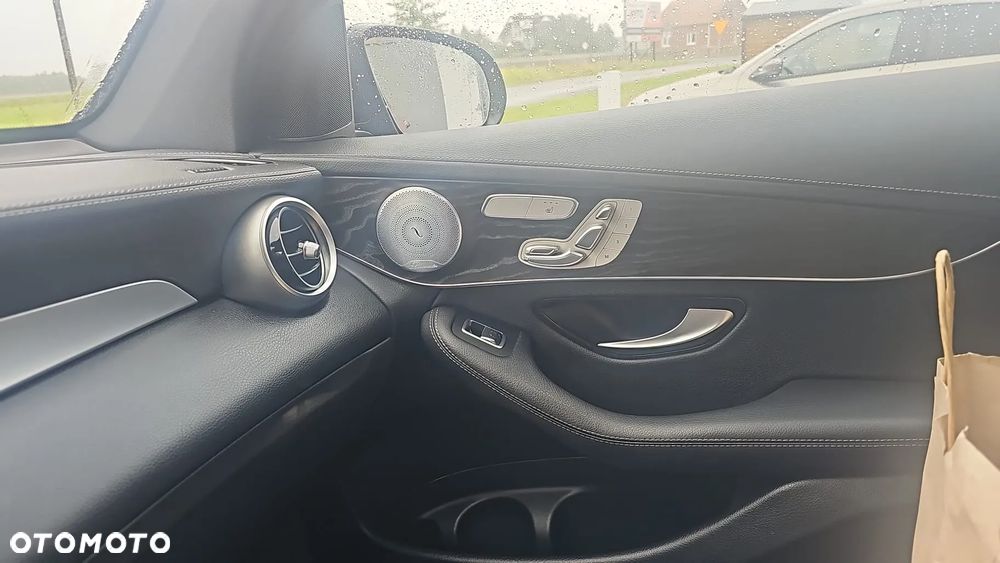 Mercedes-Benz GLC - 12