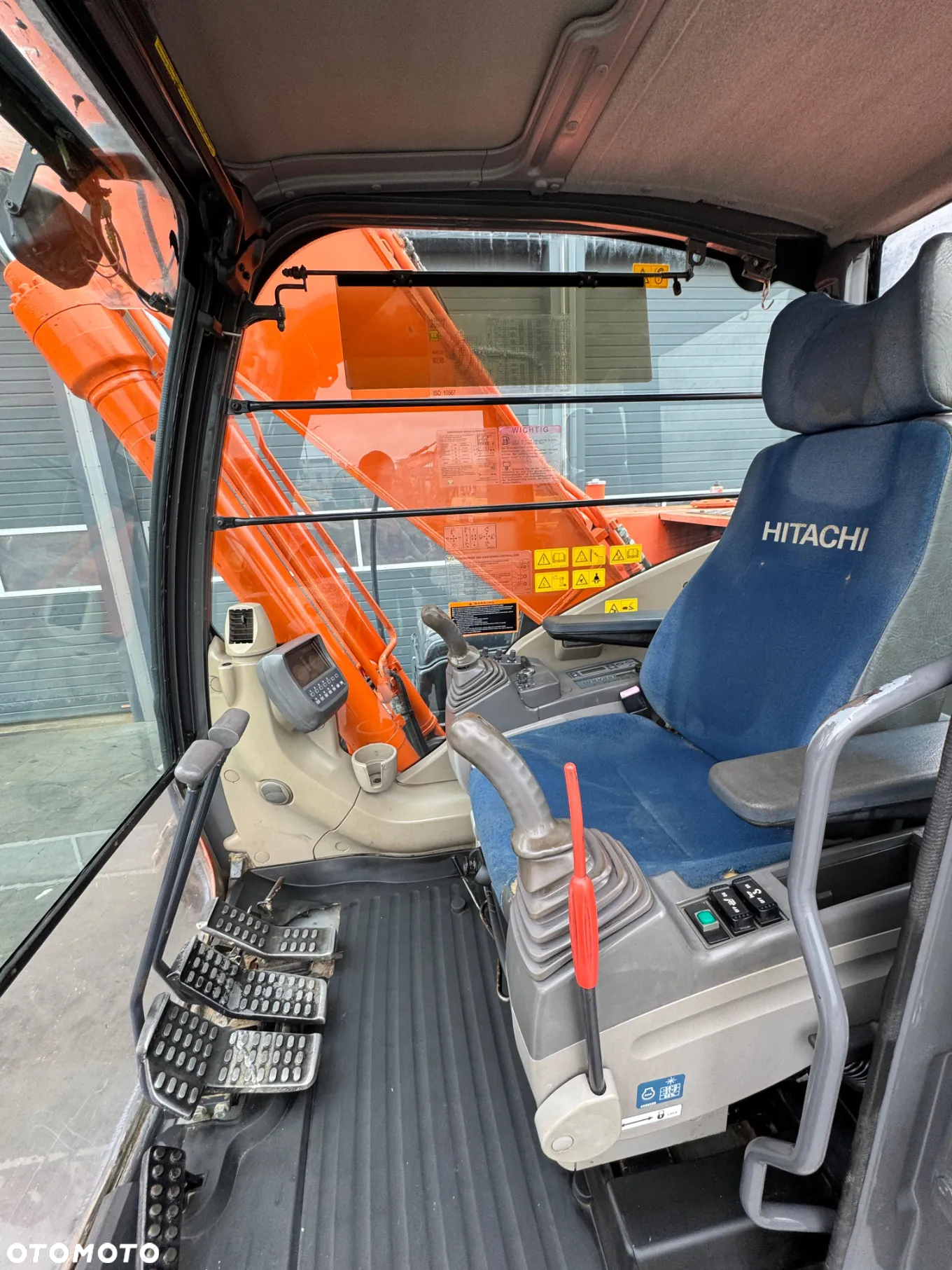 Hitachi ZX250LC-3 - 11