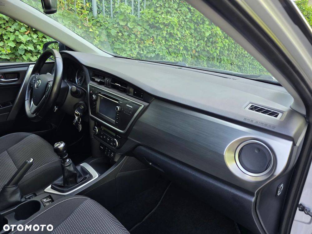 Toyota Auris - 24
