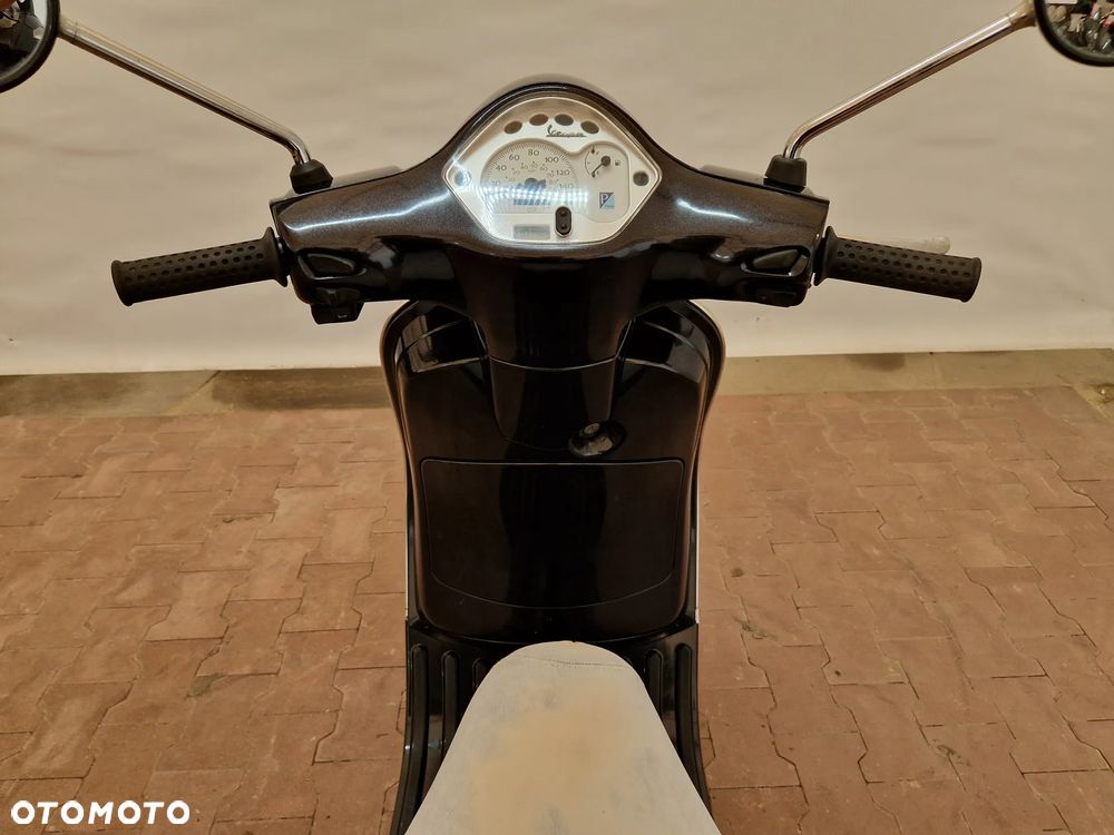 Piaggio Vespa - 29