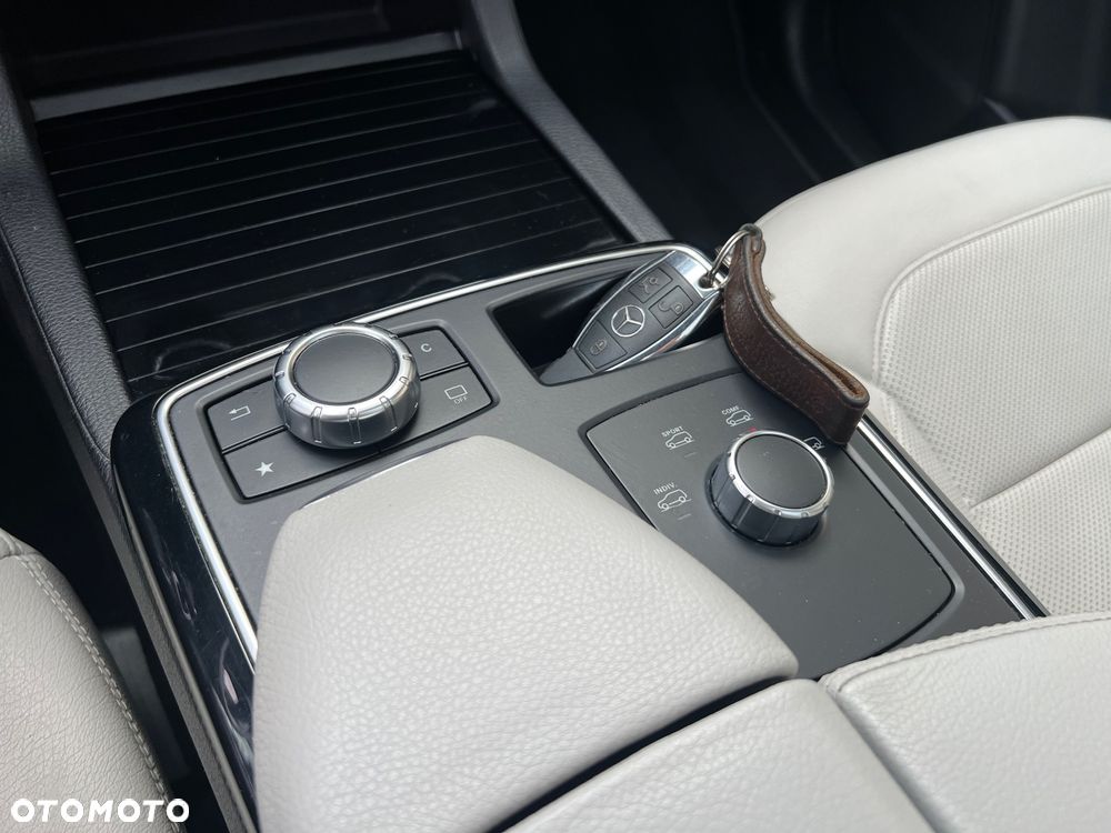 Mercedes-Benz GLE - 26