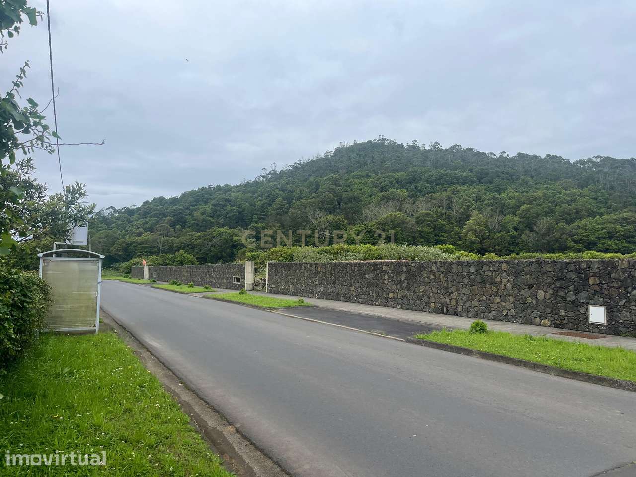 Terreno Urbano em Pico da Pedra, Ribeira Grande de 2,000 m2 - Grande imagem: 3/5