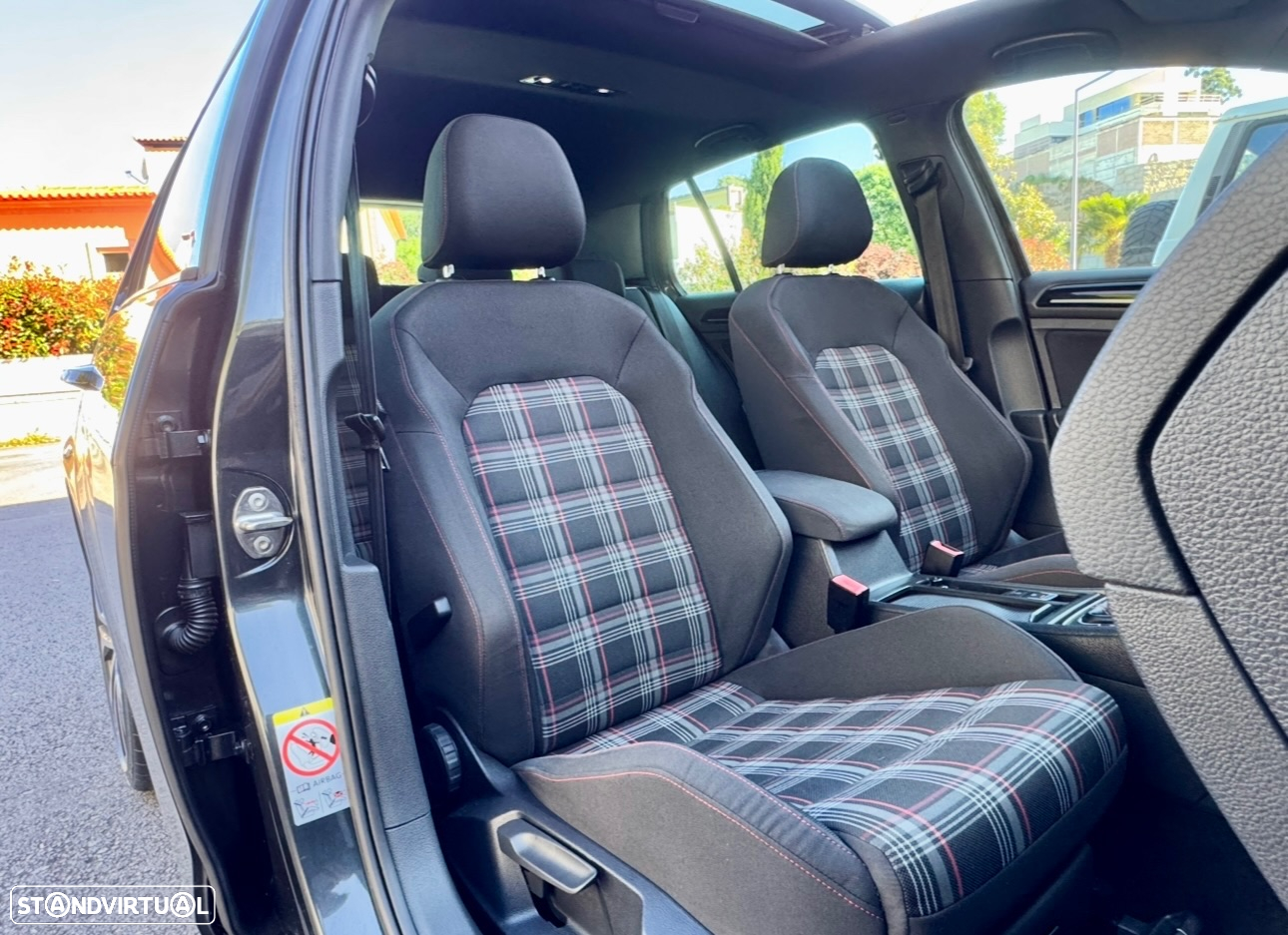 VW Golf 2.0 TSi GTi Performance - 26
