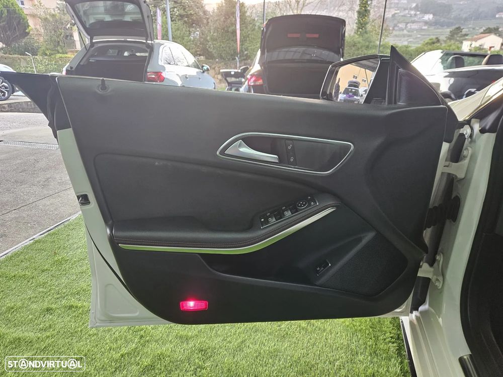 Mercedes-Benz CLA 180 d AMG Line - 11