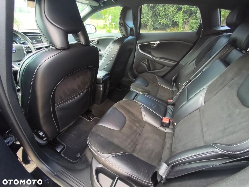 Volvo V40 D2 R Design - 18
