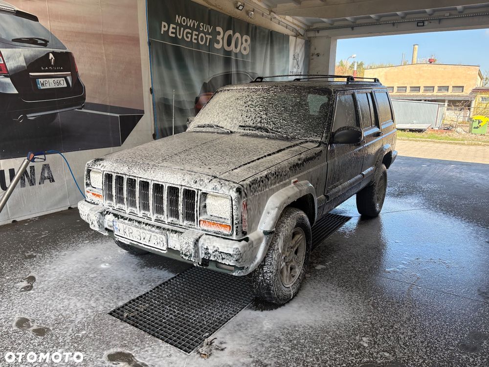 Jeep Cherokee - 13