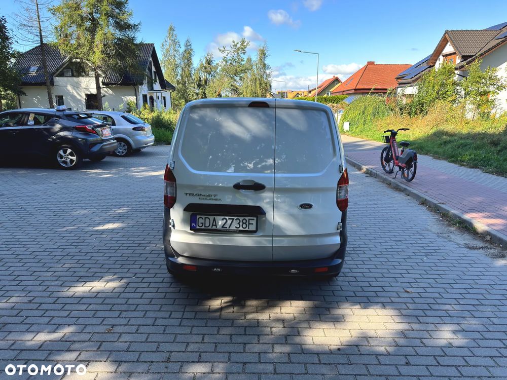 Ford Courier L1 - 13