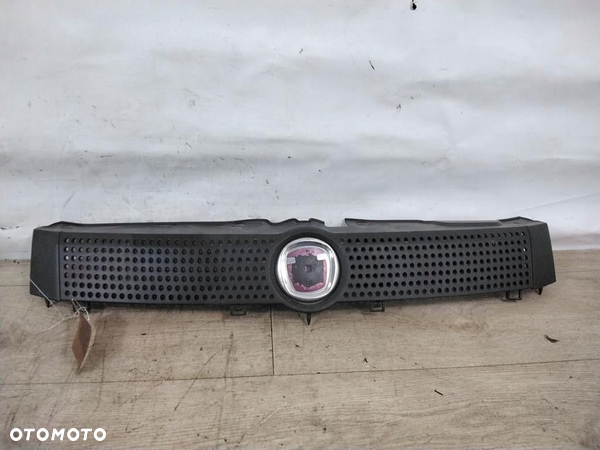 FIAT PANDA ATRAPA GRILL