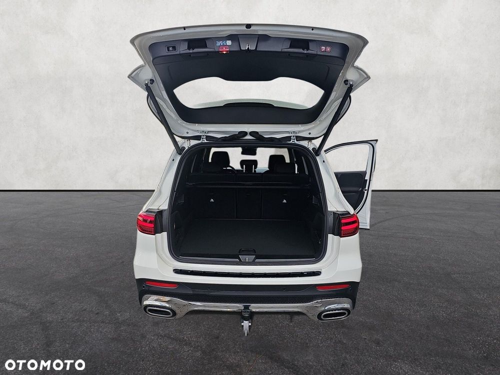 Mercedes-Benz GLB - 16