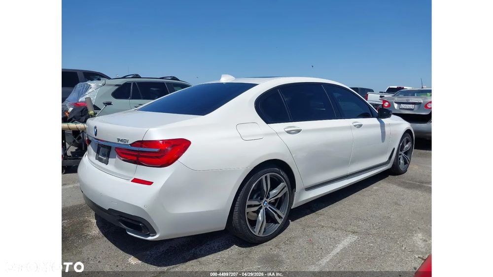 BMW Seria 7 740i - 4