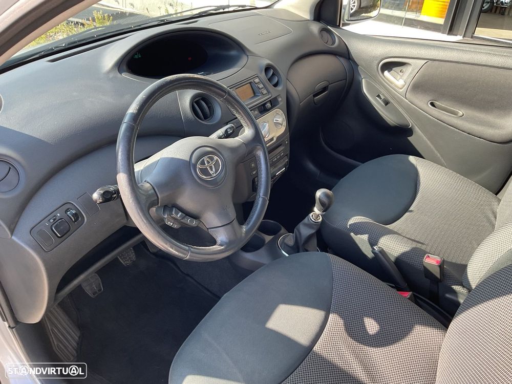 Toyota Yaris 1.0 In-Pack - 21