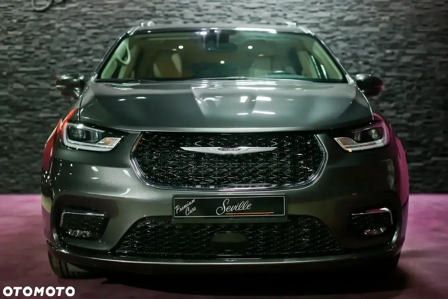 Chrysler Pacifica - 3