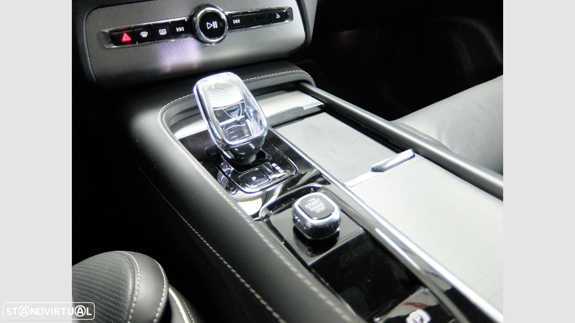 Volvo XC 90 2.0 T8 PHEV Ultimate Dark AWD - 29