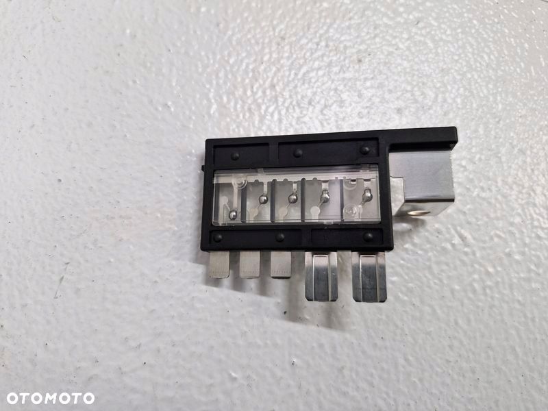 HYUNDAI KONA NIRO IONIQ BEZPIECZNIK ZESPOLONY 18980-10200 - 2