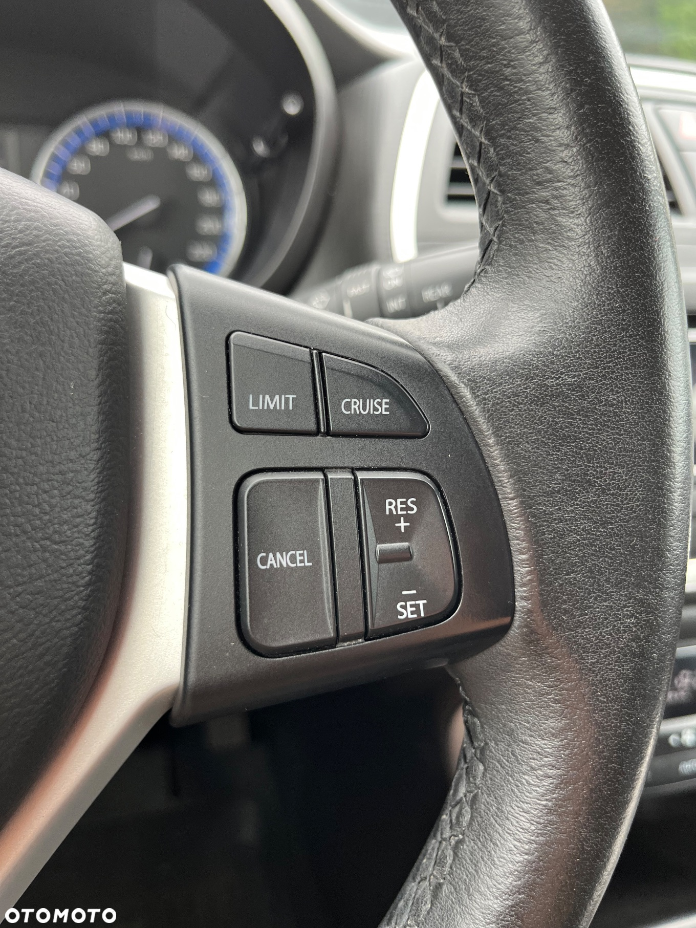 Suzuki SX4 1.6 Premium - 34