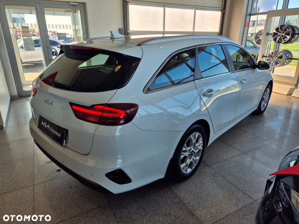 Kia Ceed 1.5 T-GDI M - 11