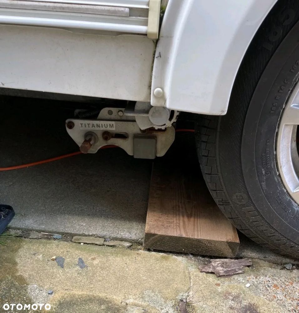 Elddis Xplore 574 - 16