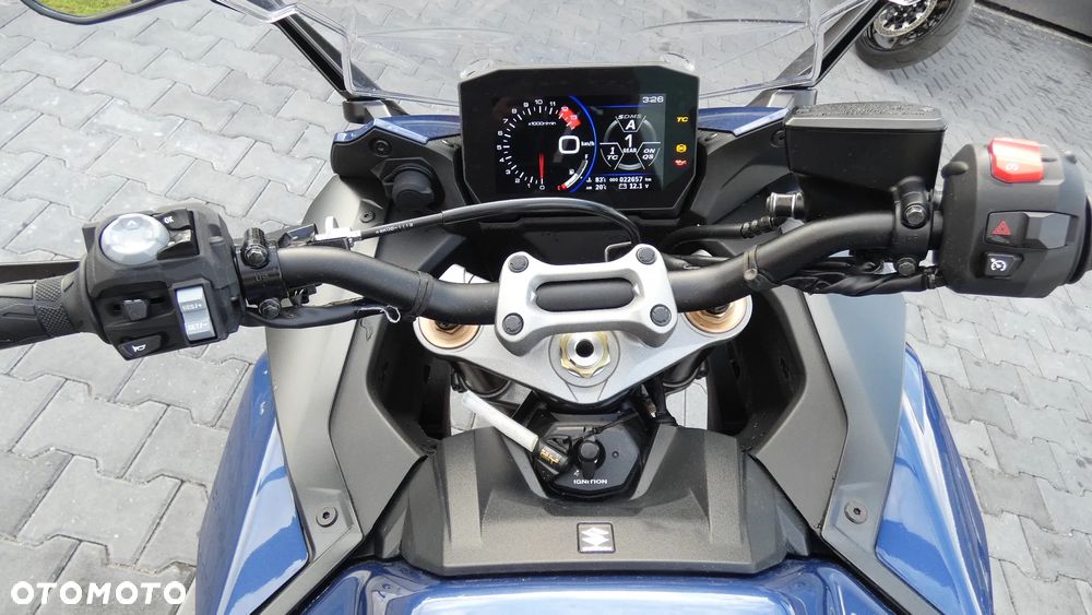 Suzuki GSX - 16