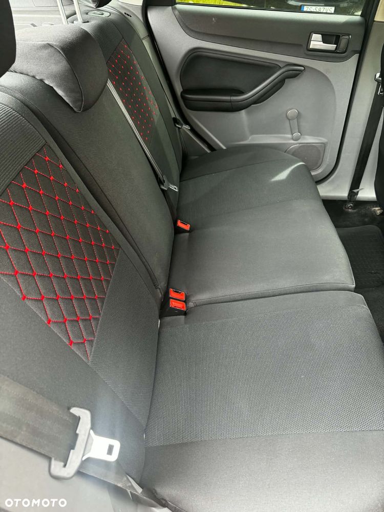 Ford Focus 1.6 Trend - 11