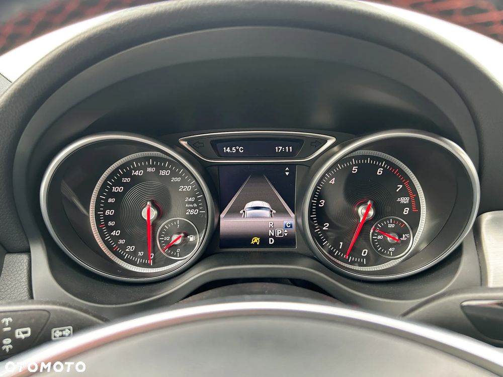 Mercedes-Benz CLA 180 7G-DCT AMG Line - 23