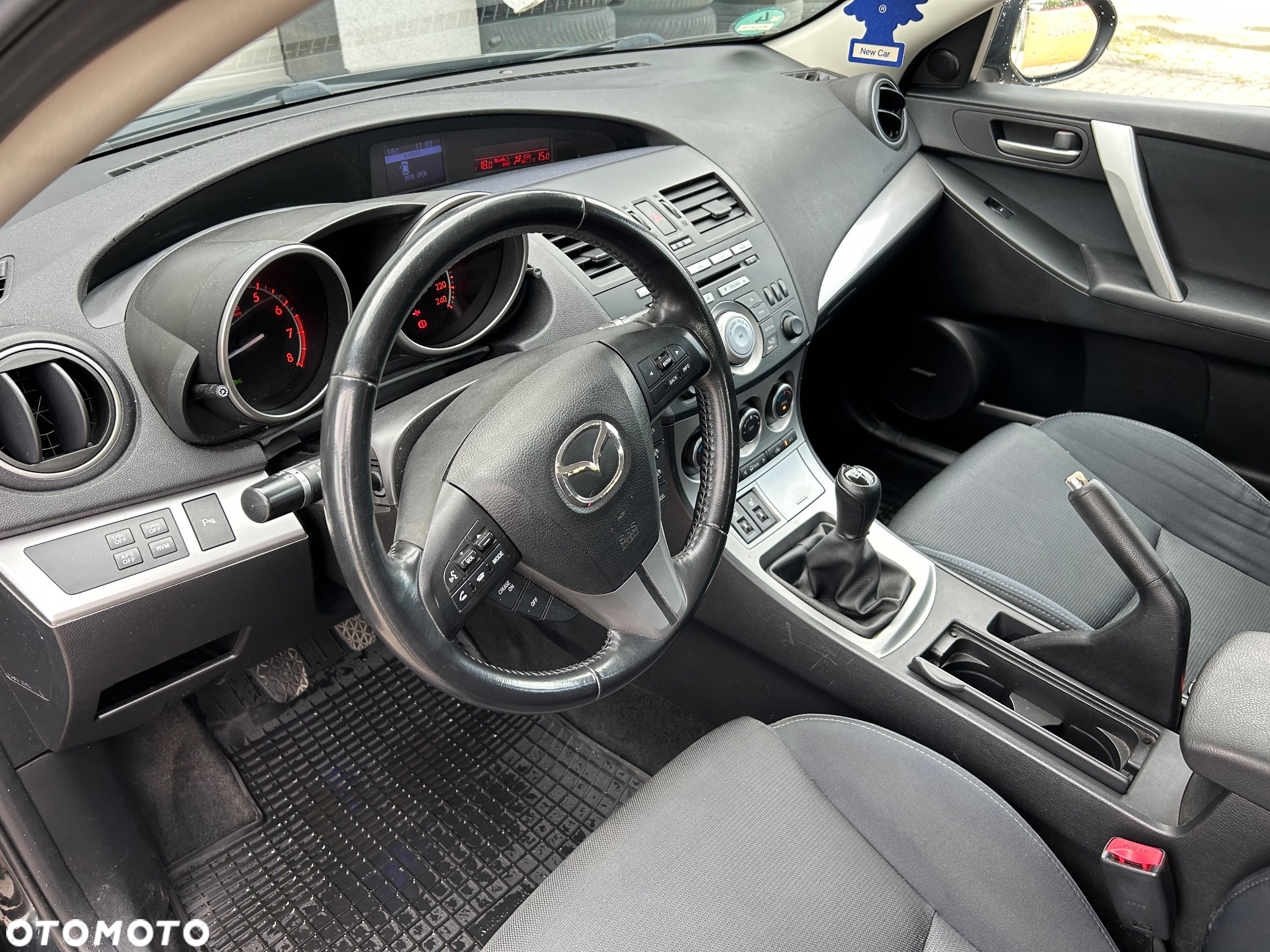 Mazda 3 2.0 Sport - 13