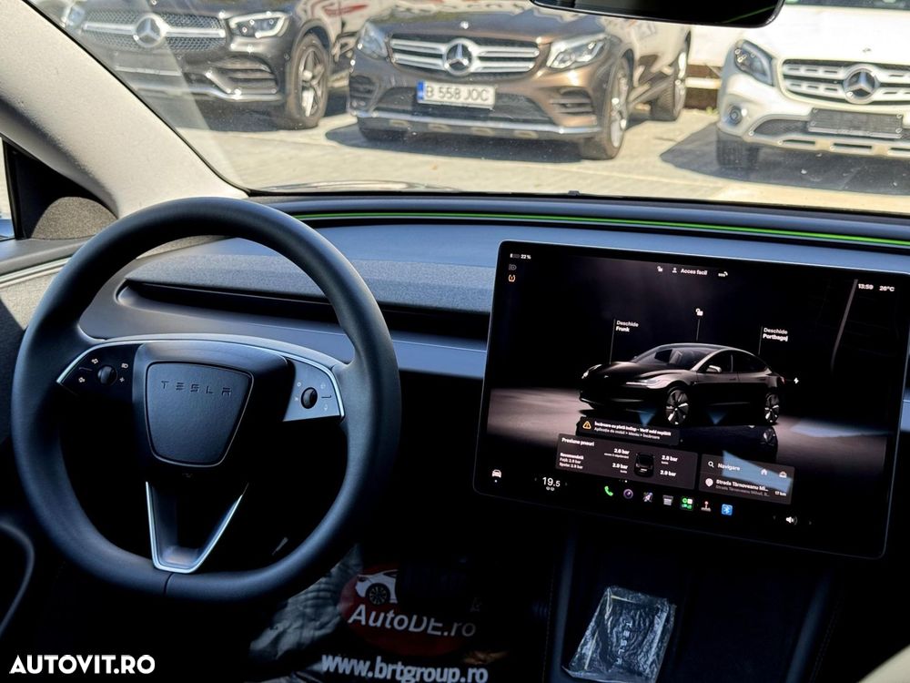 Tesla Model 3 - 9