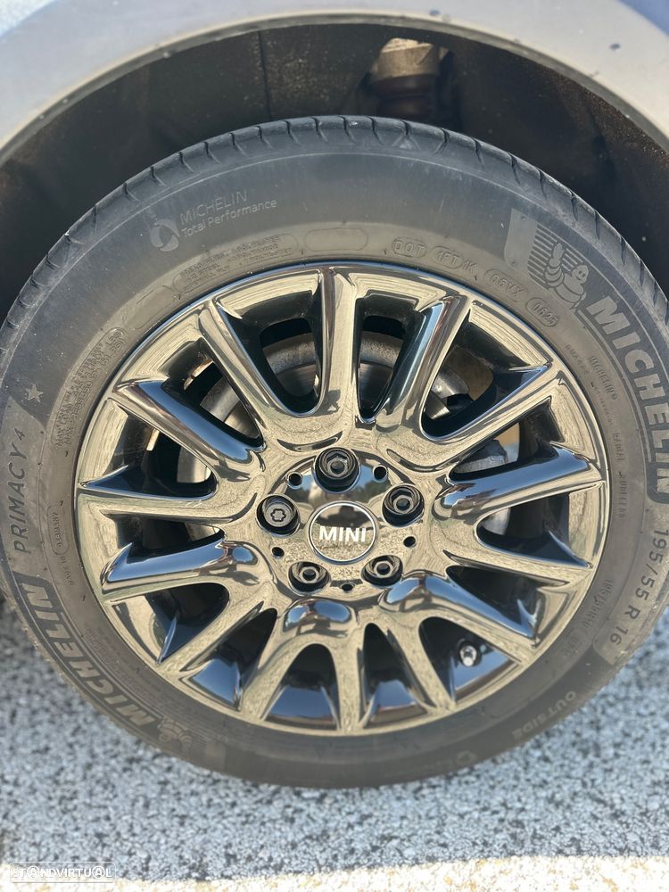 MINI Cabrio Cooper Premium Classic Auto - 14