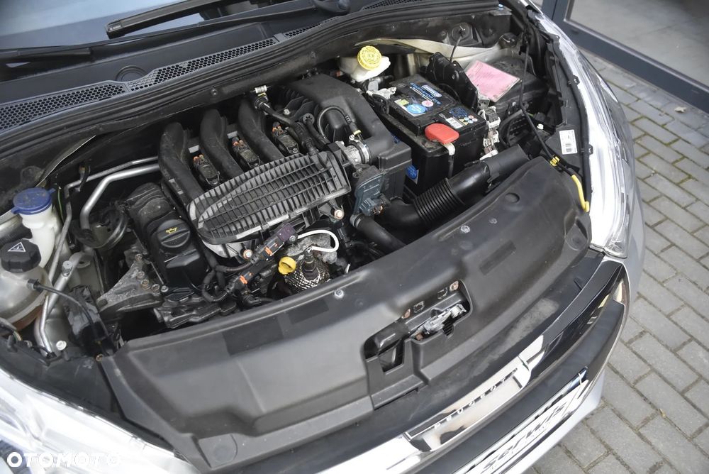 Peugeot 208 - 13