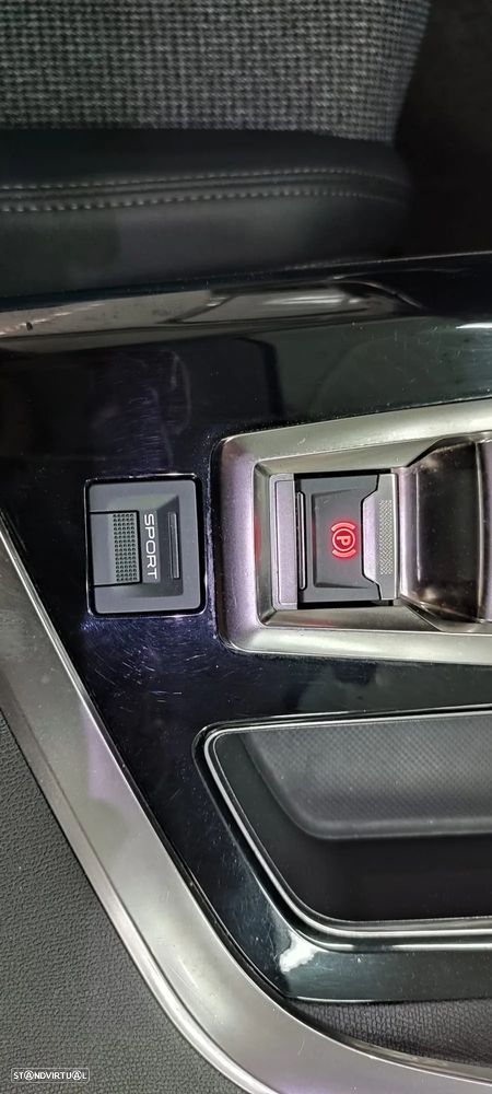 Peugeot 3008 1.2 PureTech Allure EAT8 - 26