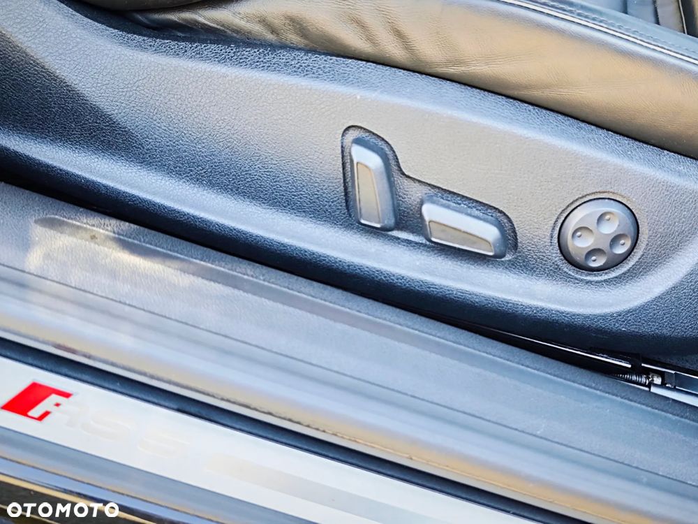 Audi RS5 Coupé Standard - 23